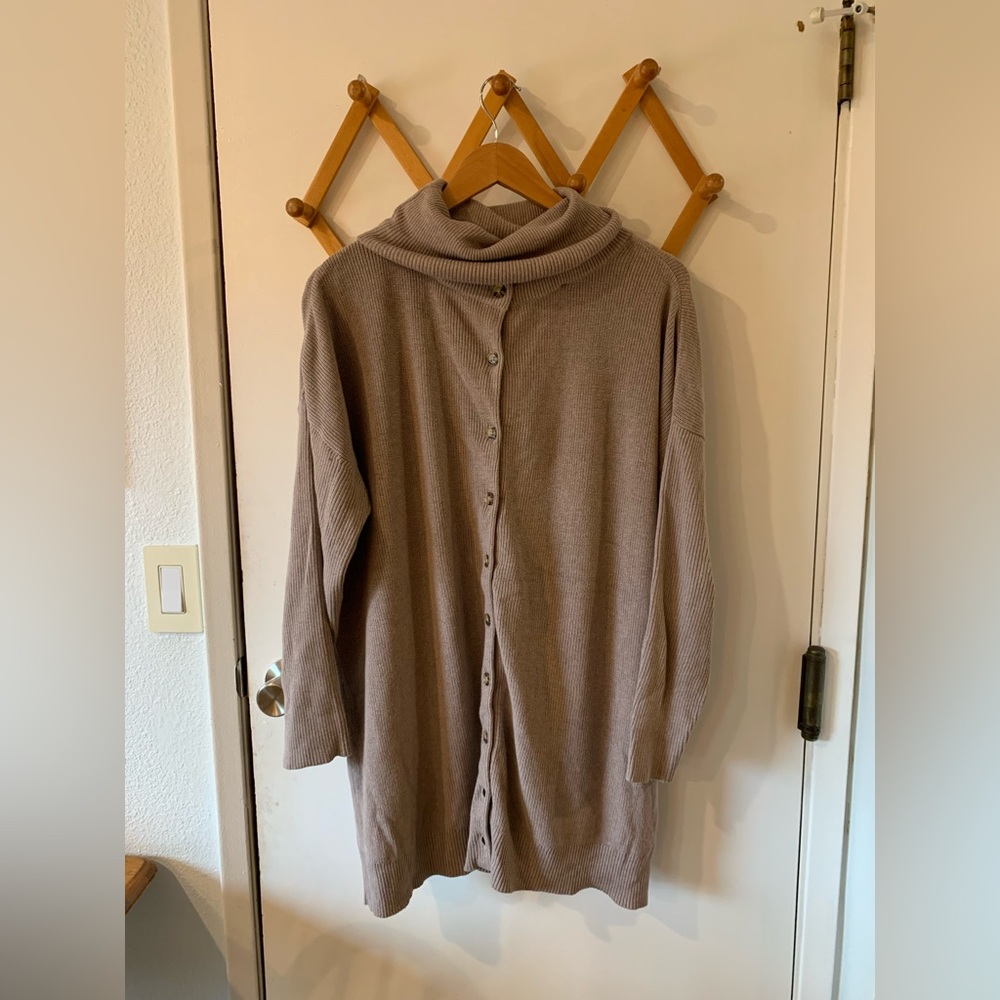 Sseko Designs Taupe Convertible Button-Up Tunic Sweater, Size 1 (0-10)